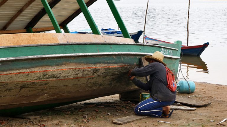 Boats of Brazil, Amazon River, Alter Do Chao, Para, boat repairs. Copyright © Don's Art